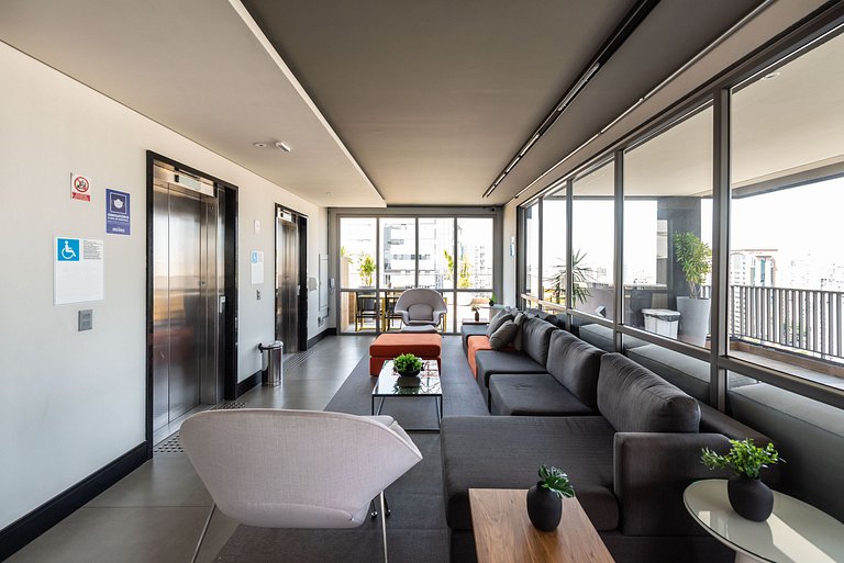 VO16 Studio charmoso com vaga, ao lado do metrô