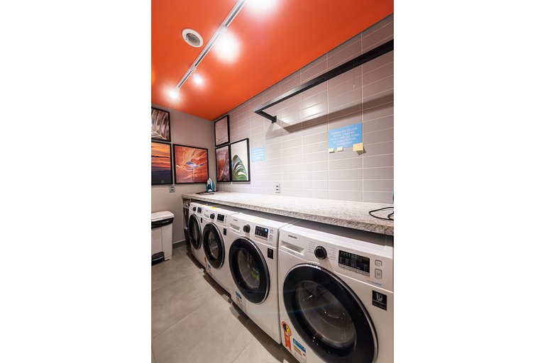 VO16 Studio charmoso com vaga, ao lado do metrô