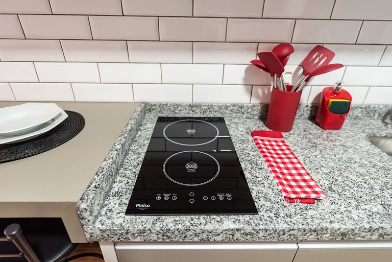 MI611 Studio Charmoso e Confortável p/ Até 4