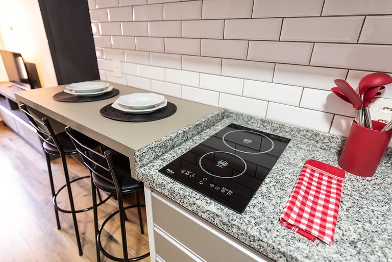 MI611 Studio Charmoso e Confortável p/ Até 4