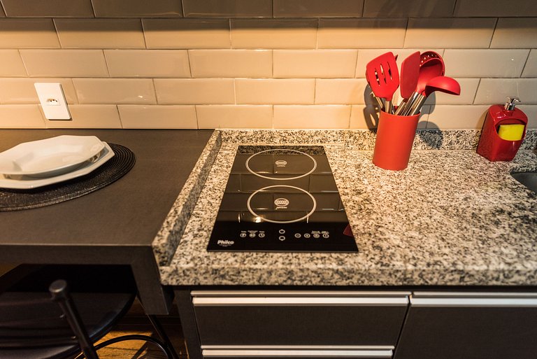 MI511 Studio Charmoso e Confortável p/ Até 4