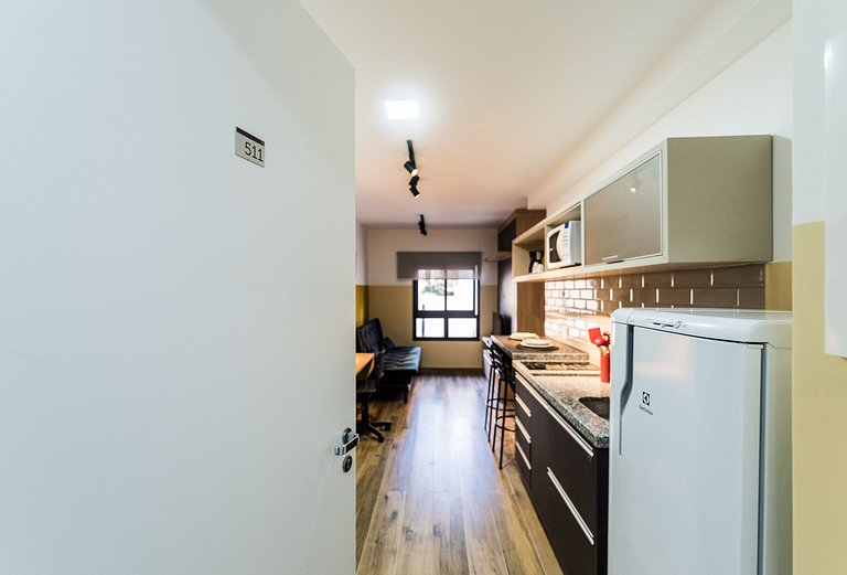 MI511 Studio Charmoso e Confortável p/ Até 4