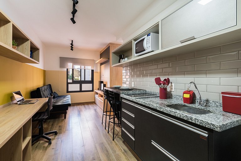 MI511 Studio Charmoso e Confortável p/ Até 4