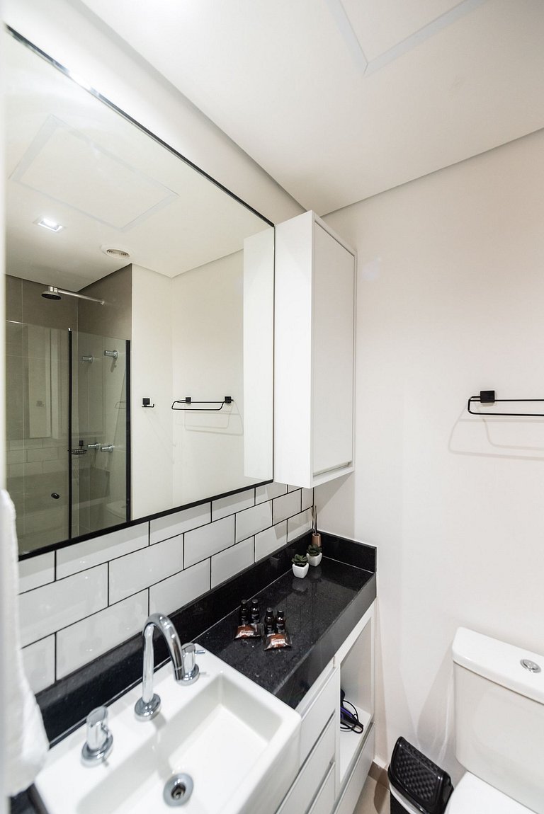 VNF713 Seu Refúgio Perto do Shopping Frei Caneca.