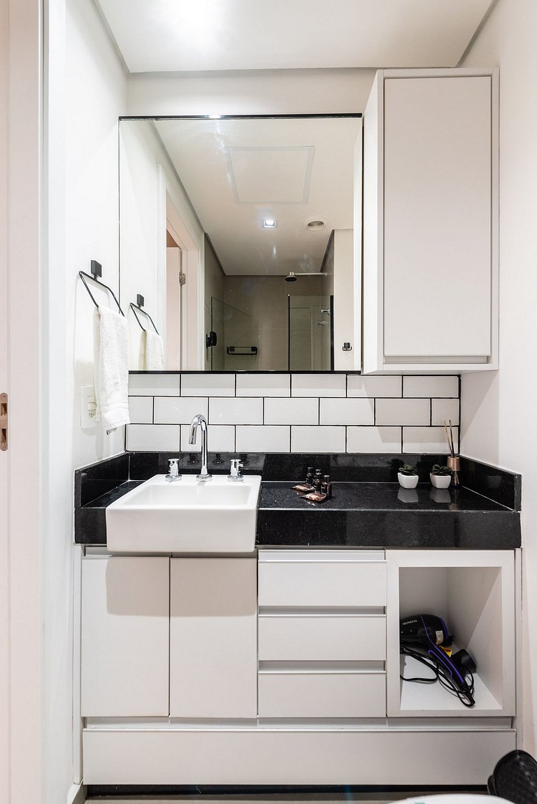 VNF713 Seu Refúgio Perto do Shopping Frei Caneca.