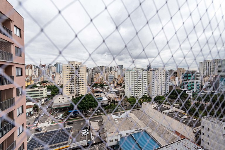 AA15 Espaço moderno com piscina no térreo