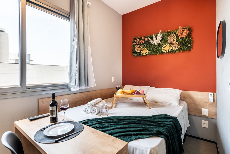 VO16 Studio charmoso com vaga, ao lado do metrô