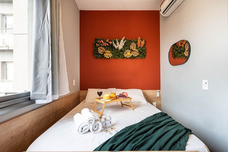 VO16 Studio charmoso com vaga, ao lado do metrô