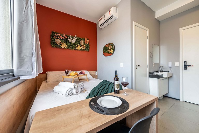 VO16 Studio charmoso com vaga, ao lado do metrô