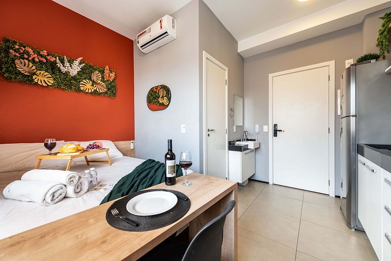 VO16 Studio charmoso com vaga, ao lado do metrô