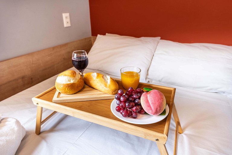 VO16 Studio charmoso com vaga, ao lado do metrô