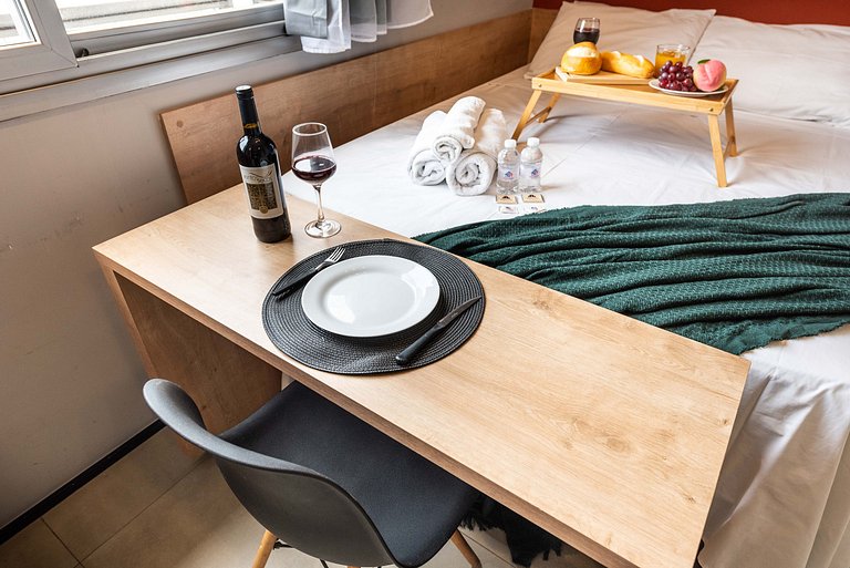 VO16 Studio charmoso com vaga, ao lado do metrô