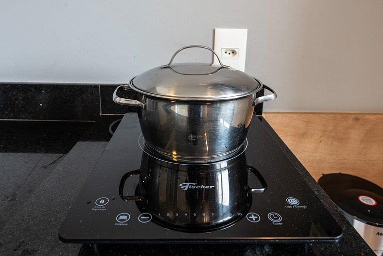 VO16 Studio charmoso com vaga, ao lado do metrô