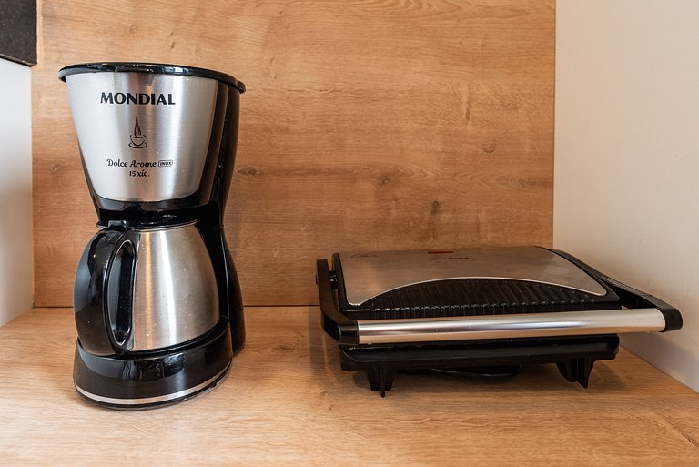 VO16 Studio charmoso com vaga, ao lado do metrô