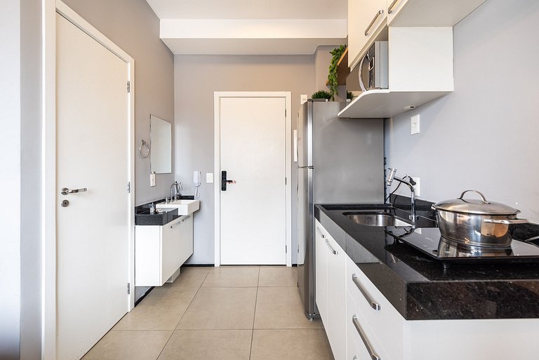 VO16 Studio charmoso com vaga, ao lado do metrô